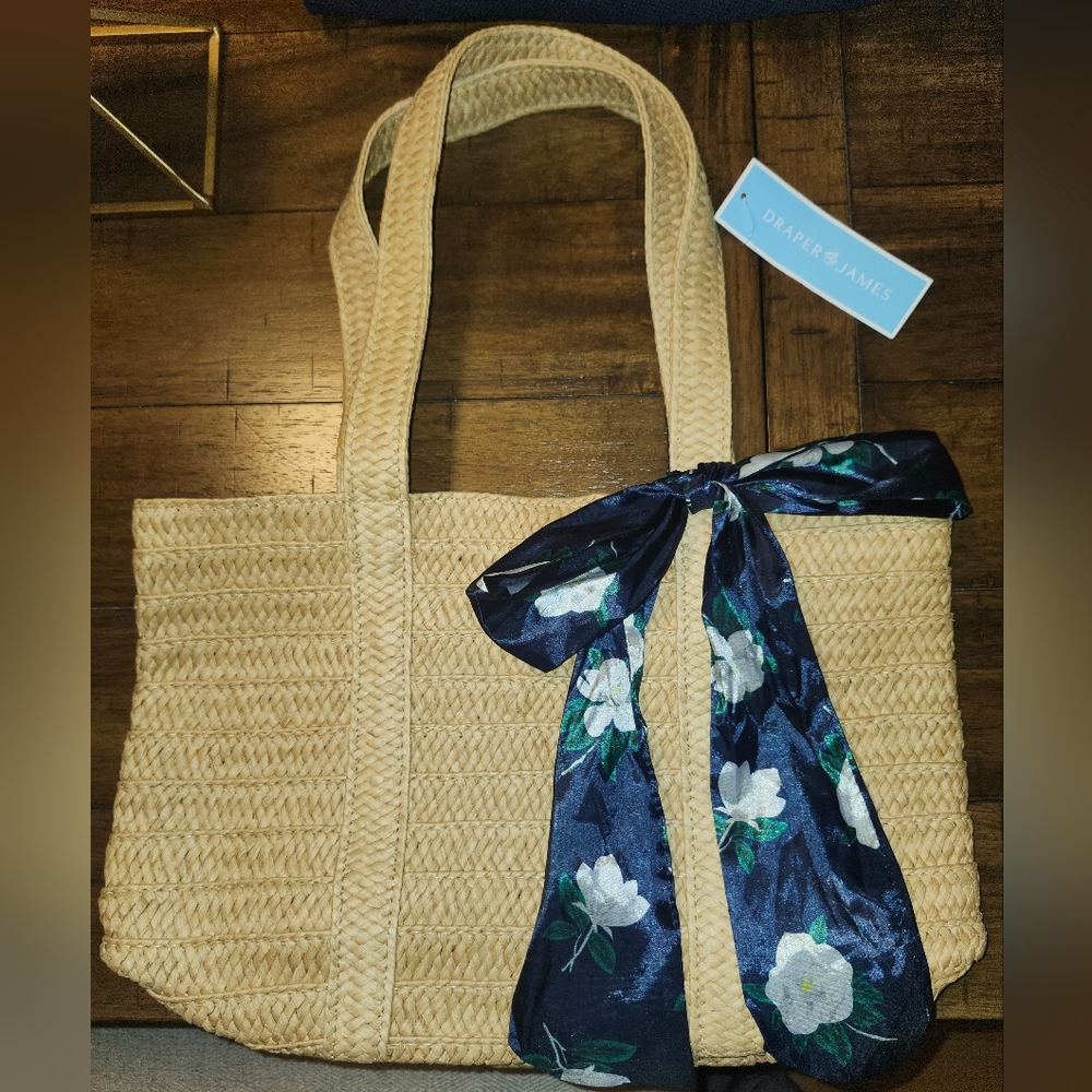 NWT Draper James Everyday Straw Bag with Navy Floral Scarf